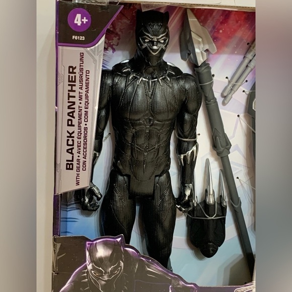 Black Panther: Legacy Collection Titan Hero Universe Series Action Figure - Picture 2 of 3